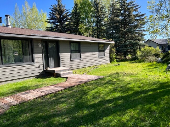 2063 Corner Creek Ln in Jackson, WY - Building Photo - Building Photo