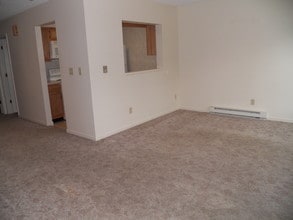 MAC Apartments in Charleston, IL - Foto de edificio - Building Photo