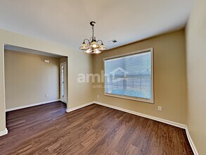 6078 Lancelot Ln in Douglasville, GA - Foto de edificio - Building Photo