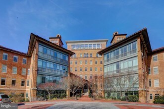 2425 L St NW-Unit -306 in Washington, DC - Building Photo - Building Photo