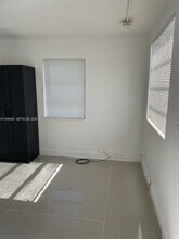 5411 Ravenswood Rd in Fort Lauderdale, FL - Foto de edificio - Building Photo