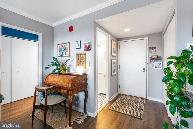 200 Lombard St in Philadelphia, PA - Building Photo - Building Photo