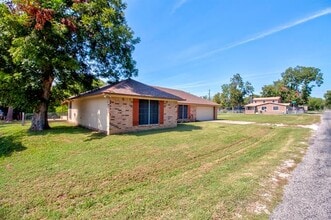 373 Old Shawnee Trail Dr in Gordonville, TX - Building Photo - Building Photo