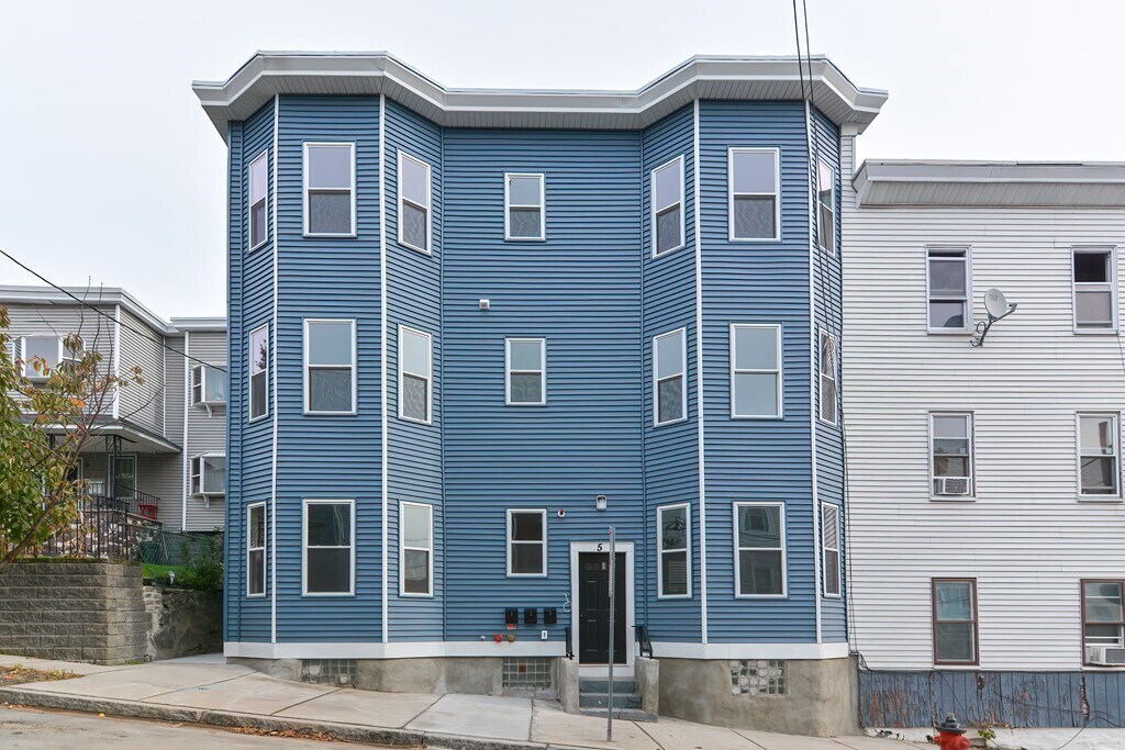 5 John St in Chelsea, MA - Building Photo