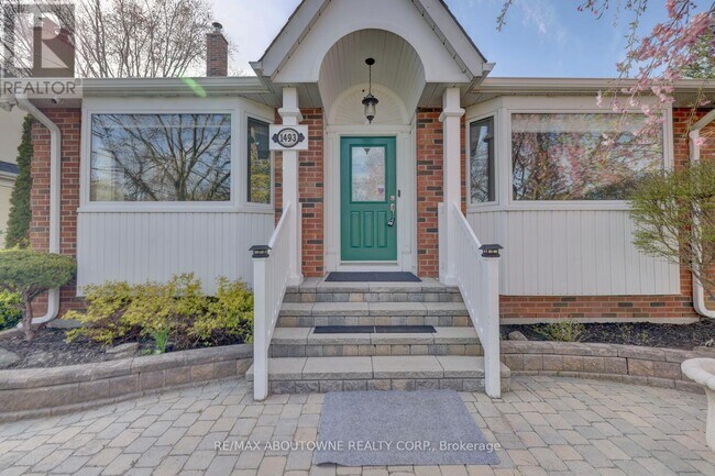 1493 Briarwood Crescent in Oakville, ON - Building Photo - Building Photo