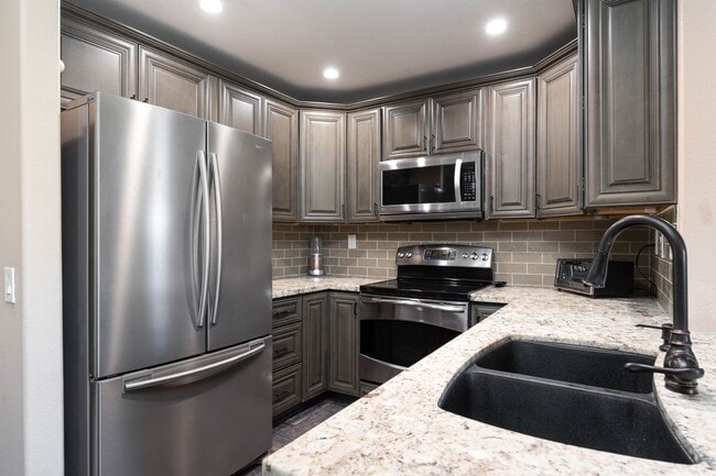 property at 510 Camino De La Reina
