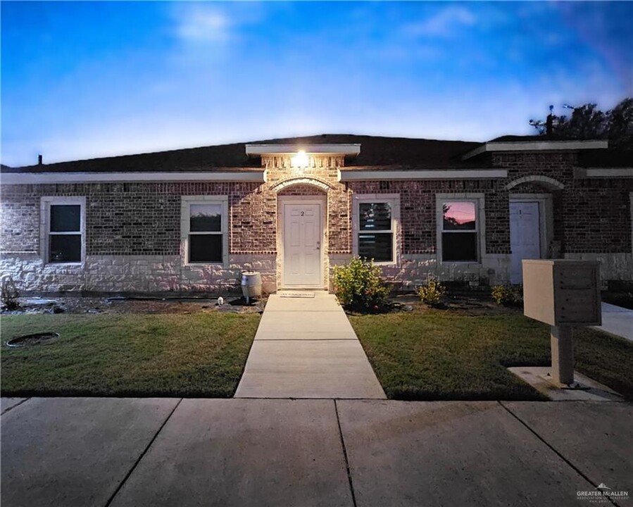 1925 S Texas Blvd in Weslaco, TX - Building Photo