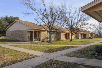 Cooper Apartments in Cooper, TX - Foto de edificio - Building Photo