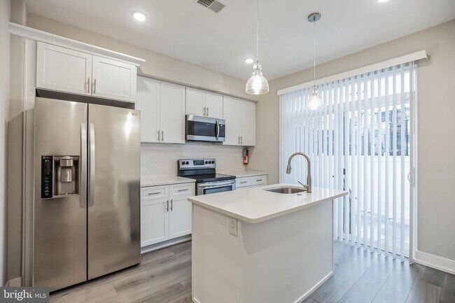 2548 N Howard St-Unit -A in Philadelphia, PA - Building Photo - Building Photo