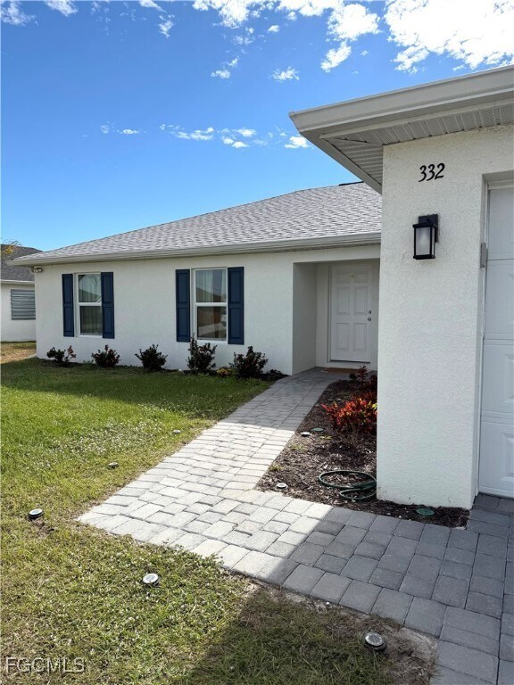 332 NW 19th St in Cape Coral, FL - Foto de edificio - Building Photo