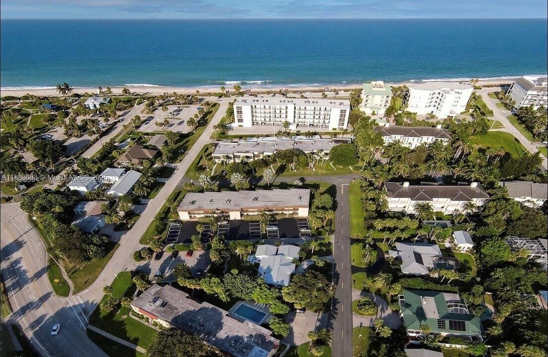 4150 Jimmy Buffett Mem Hwy in Vero Beach, FL - Building Photo