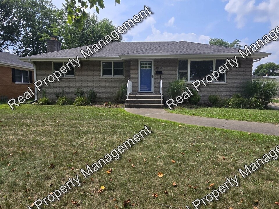8118 Monroe Ave in Munster, IN - Building Photo
