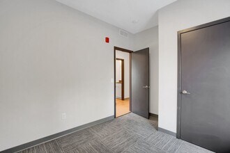 1129 SE 8th St in Minneapolis, MN - Building Photo - Building Photo
