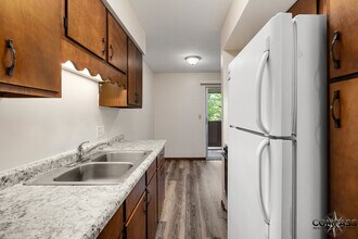 1237 S Dewey St in Eau Claire, WI - Building Photo - Building Photo