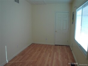 17048 Lowell St in Roseville, MI - Building Photo - Building Photo