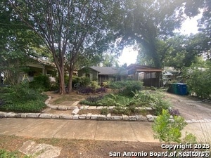property at 114 Armour Pl