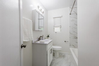 Grand Lee Apartments in Leonia, NJ - Building Photo - Interior Photo