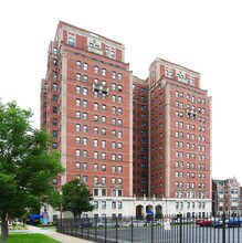 Shorewind Apartments in Chicago, IL - Building Photo - Building Photo