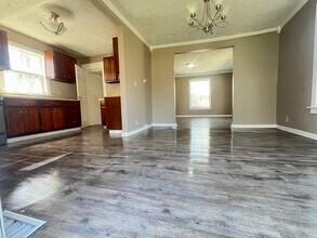 1558 Ballard St in Lansing, MI - Building Photo - Building Photo