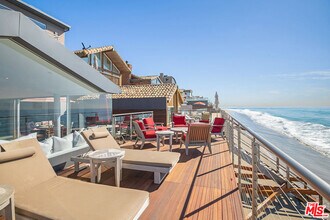 23536 Malibu Colony Rd in Malibu, CA - Foto de edificio - Building Photo