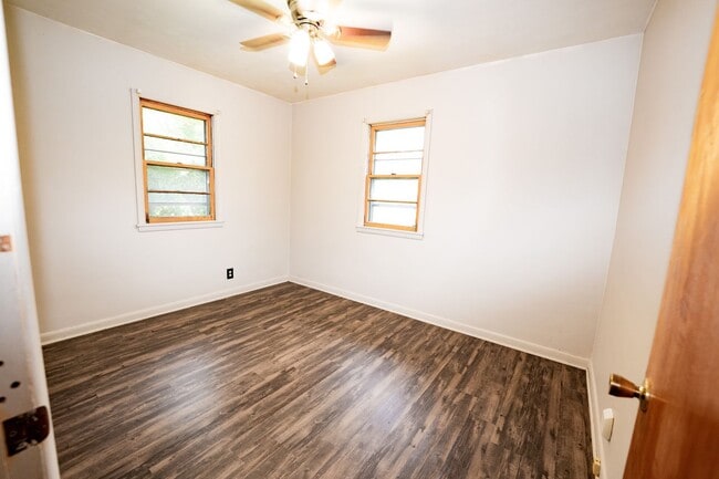 825-827 S Roanoke Ave in Springfield, MO - Building Photo - Building Photo