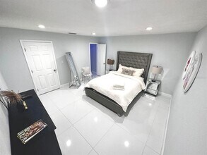 5480 Lake Jessamine Dr in Orlando, FL - Building Photo - Building Photo