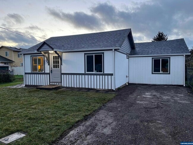 property at 440 S 6th St