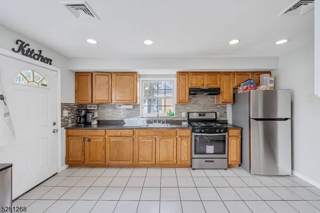 1779 Newton St in Rahway, NJ - Building Photo - Building Photo