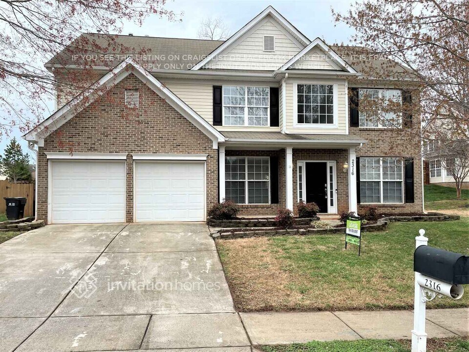 2316 Godsey Wood Dr in Charlotte, NC - Building Photo
