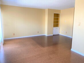501-501 Youville Dr E Northwest in Edmonton, AB - Building Photo - Building Photo