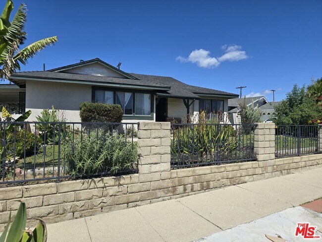 property at 13049 Schoenborn St