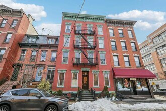 299 8th St in Jersey City, NJ - Building Photo - Building Photo