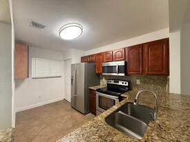 6615 Winfield Blvd in Margate, FL - Building Photo