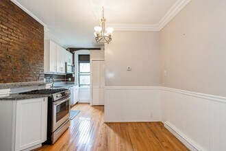 167 Christopher Columbus Dr in Jersey City, NJ - Building Photo - Building Photo