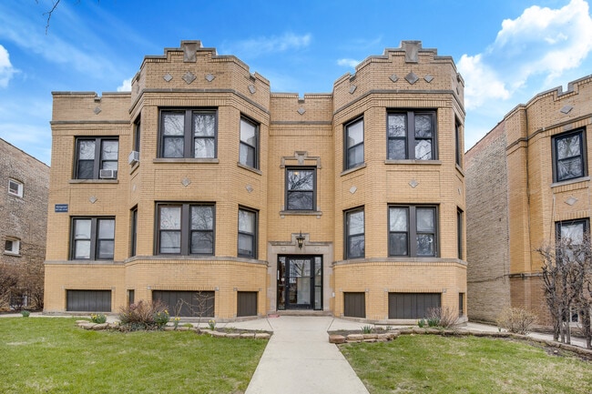 property at 4408 W Altgeld St