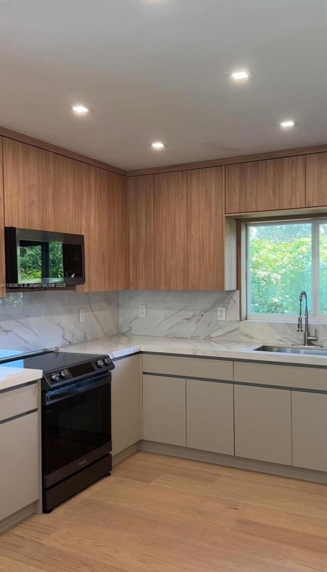 20 NE 104th St in Miami Shores, FL - Building Photo - Building Photo