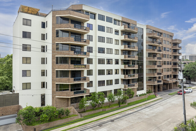 Briar Place in Houston, TX - Building Photo - Building Photo