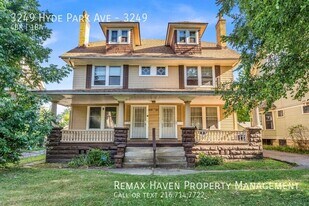 3249 Hyde Park Ave in Cleveland Heights, OH - Building Photo