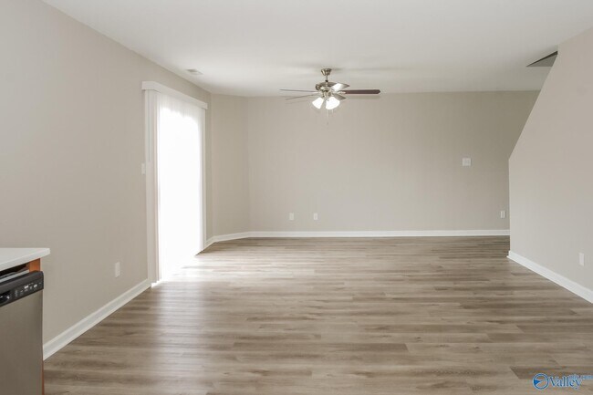 213 Farmington Dr in Harvest, AL - Building Photo - Building Photo