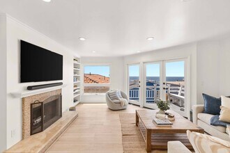 309 20th Pl in Manhattan Beach, CA - Building Photo - Building Photo