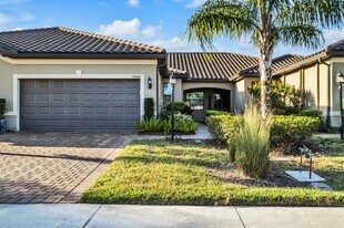 17688 Northwood Pl in Lakewood Ranch, FL - Building Photo