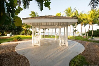 9 Via Lucindia Dr N in Stuart, FL - Building Photo - Building Photo
