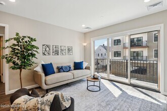 258 Morris Ave in Long Branch, NJ - Building Photo - Building Photo