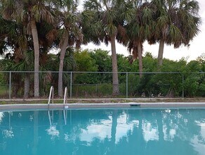 3944 Headsail Dr in New Port Richey, FL - Building Photo - Building Photo
