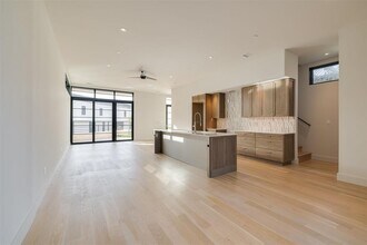 1303 N Dewey Ave in Oklahoma City, OK - Building Photo - Building Photo