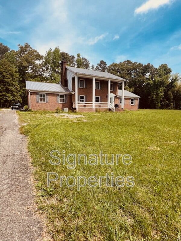 13225 Old Happy Hill Rd in Chester, VA - Building Photo - Building Photo