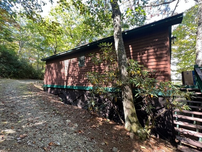 149 High Rock Acrs Dr in Black Mountain, NC - Building Photo - Building Photo
