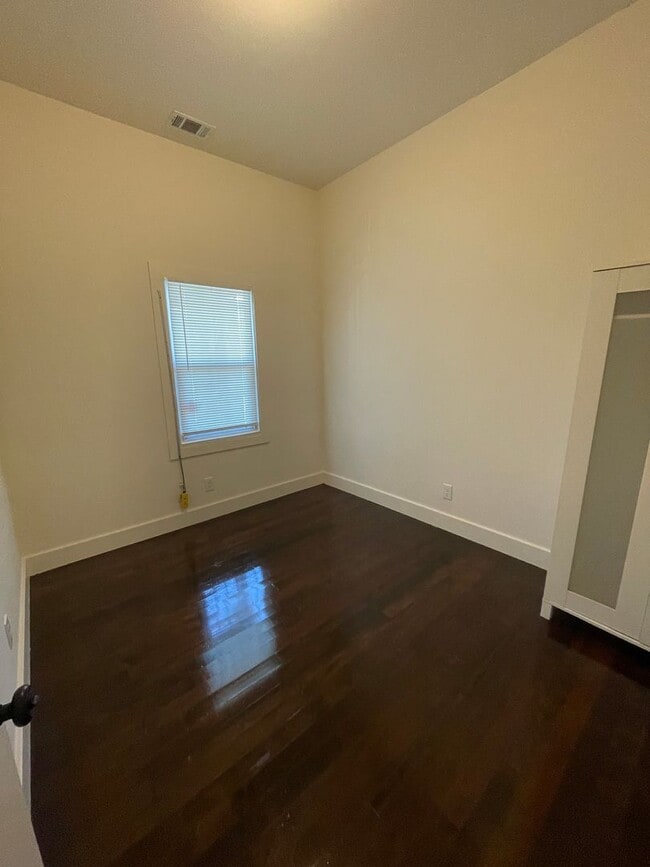 1131 Wood St in Oakland, CA - Building Photo - Building Photo