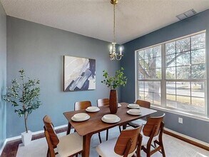 801 Gillon Dr in Arlington, TX - Building Photo - Building Photo