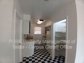 1726 Lesle Ln in Corpus Christi, TX - Building Photo - Building Photo